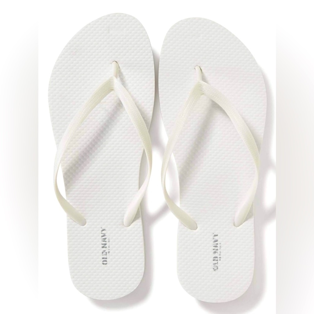 Old Navy Women’s Flip Flops - Size 9